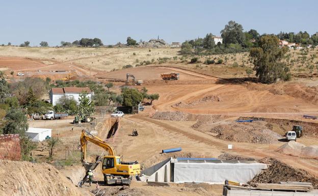 La apertura al tráfico de la Ronda Sureste de Cáceres se mantiene a finales de 2020