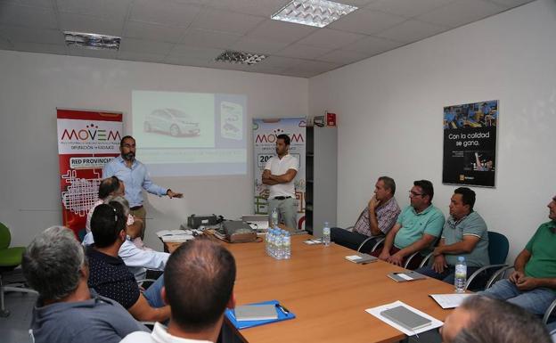 La Diputación de Badajoz adquiere 200 coches eléctricos para los municipios pacenses