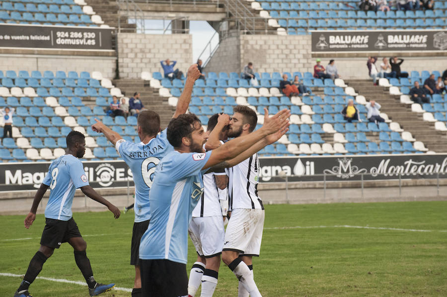 El Badajoz toca fondo (0-2) víctima de sus miedos