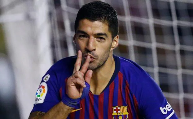 Luis Suárez rescata al Barça en Vallecas