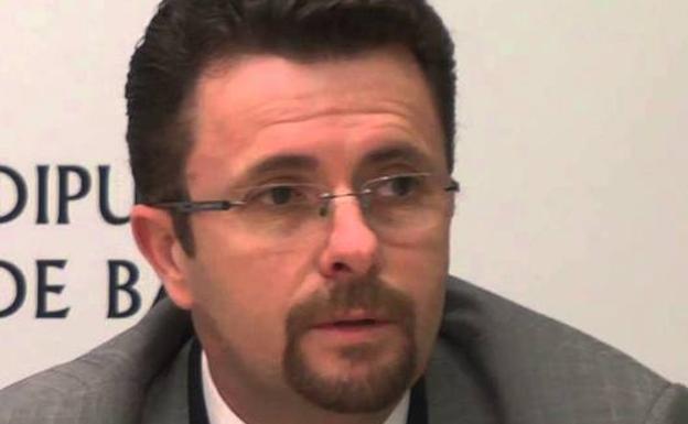 El exgerente del área de salud de Don Benito dimite como edil pero no abandona el PSOE