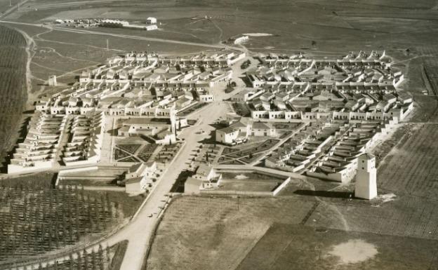 El PSOE propone ensalzar el valor arquitectónico de los ocho pueblos de colonización de Badajoz