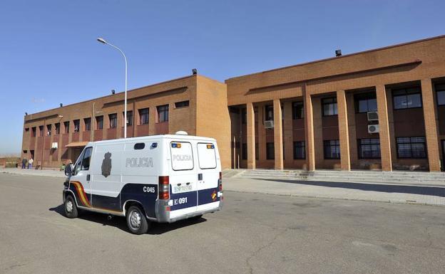 Detenida en el control de acceso de la cárcel de Badajoz con 70 gramos de hachís