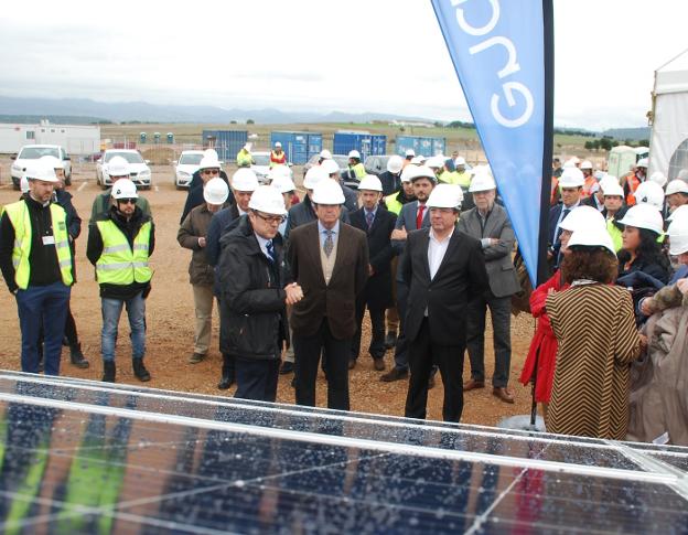 Endesa pondrá en marcha las tres plantas solares de Logrosán a finales de 2019