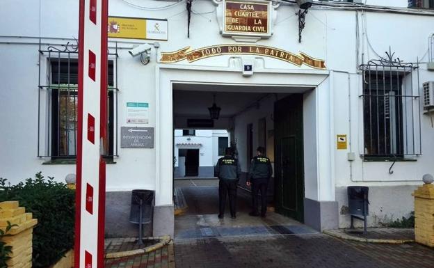 Dos vecinos de Badajoz detenidos en la N-432 acusados de tráfico de drogas