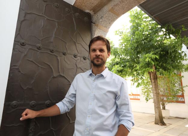 Podemos está más cerca de un acuerdo electoral con Equo y Extremeños que con IU