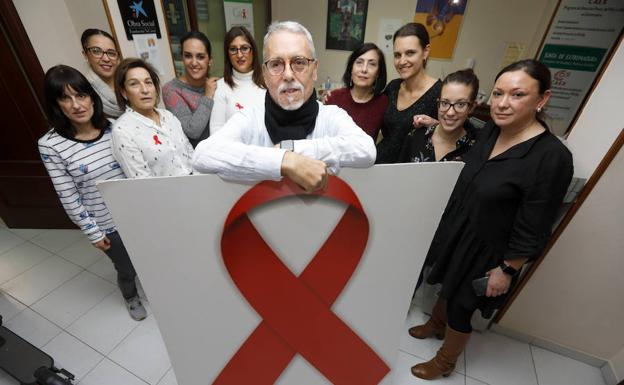 Jóvenes y hombres, el principal perfil de los nuevos casos