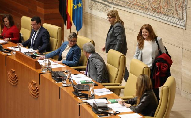 Jara Romero sustituye a Eugenio Romero en la Mesa de la Asamblea
