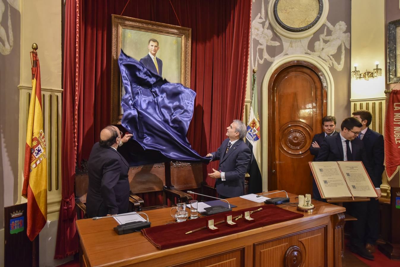Badajoz reconoce el papel de la Constitución y homenajea a sus alcaldes