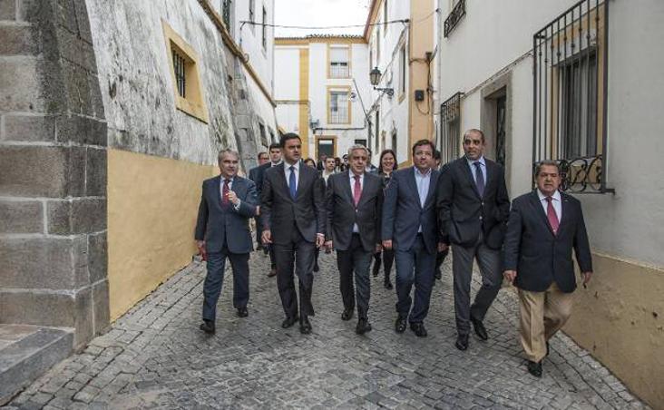 4 de mayo. Badajoz, Elvas y Campomayor ya son Eurociudad. :: 