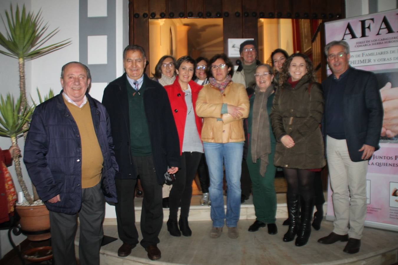 La Cofradía del Ecce-Homo y 'Retama Folk' dedican el sabor y la melodía de la Navidad a quienes conviven con el Alzheimer