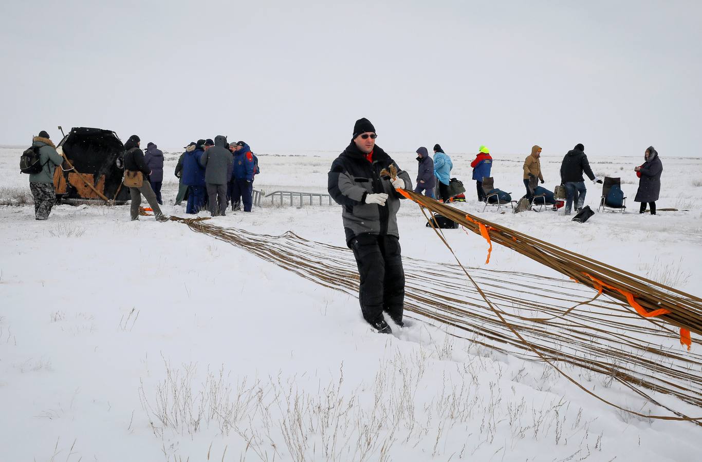 La nave tripulada rusa Soyuz MS-09 aterriza en la estepa kazaja