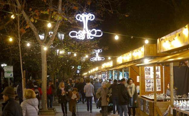 Mercadillo navideño en Cánovas