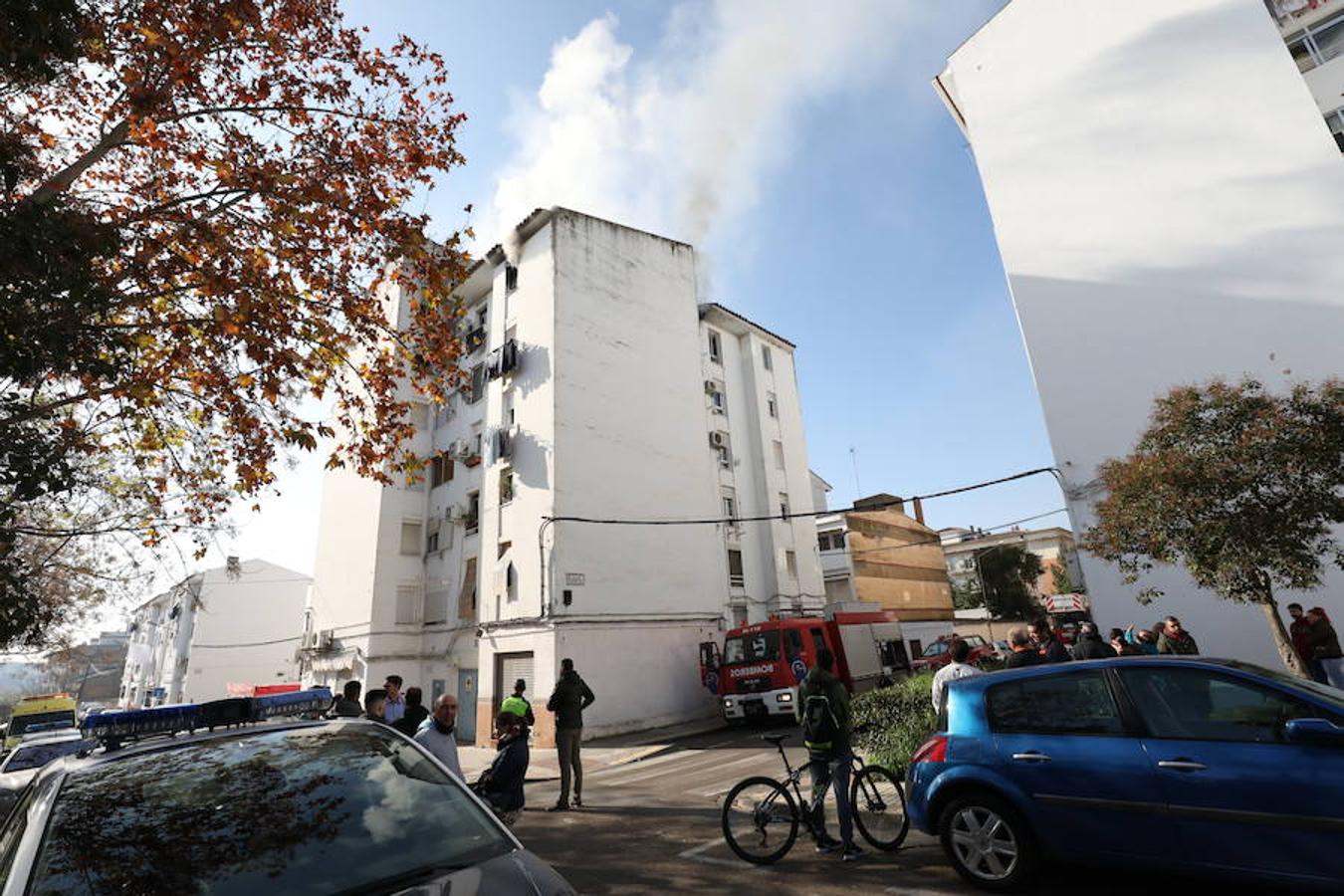 El incendio en una vivienda en Mérida obliga a evacuar un bloque de pisos