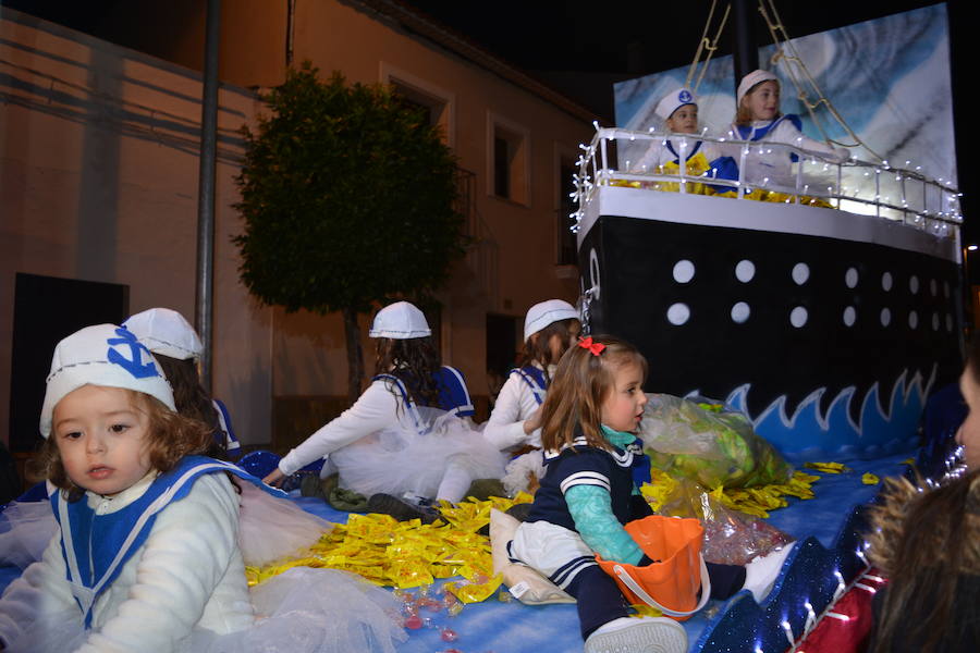 Los Reyes Magos reparten ilusión a su paso por Extremadura