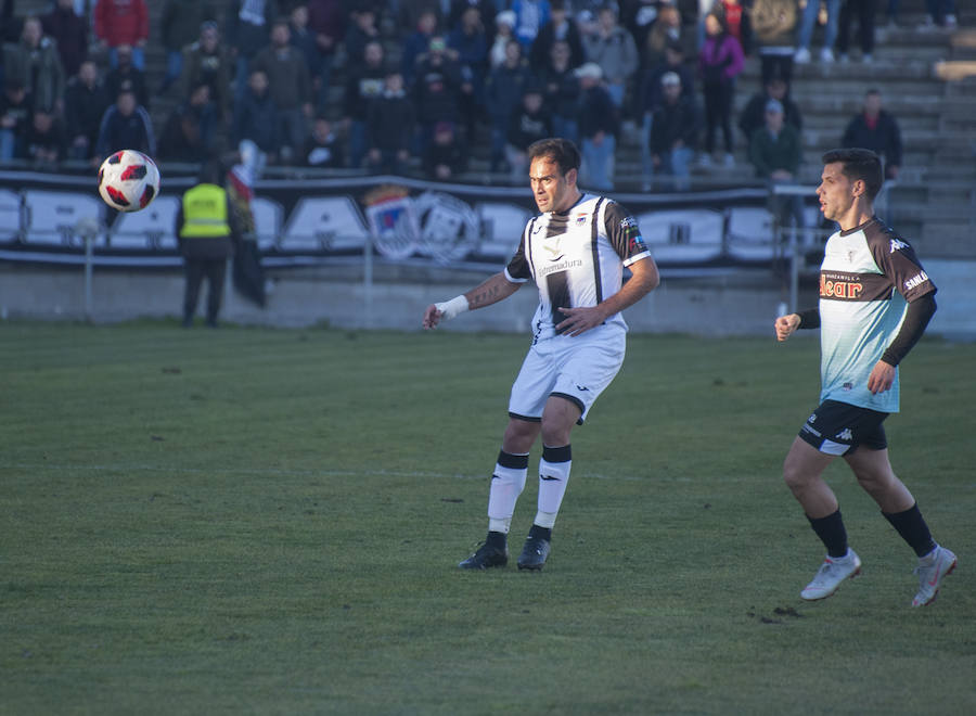 El Badajoz inicia 2019 con un recital