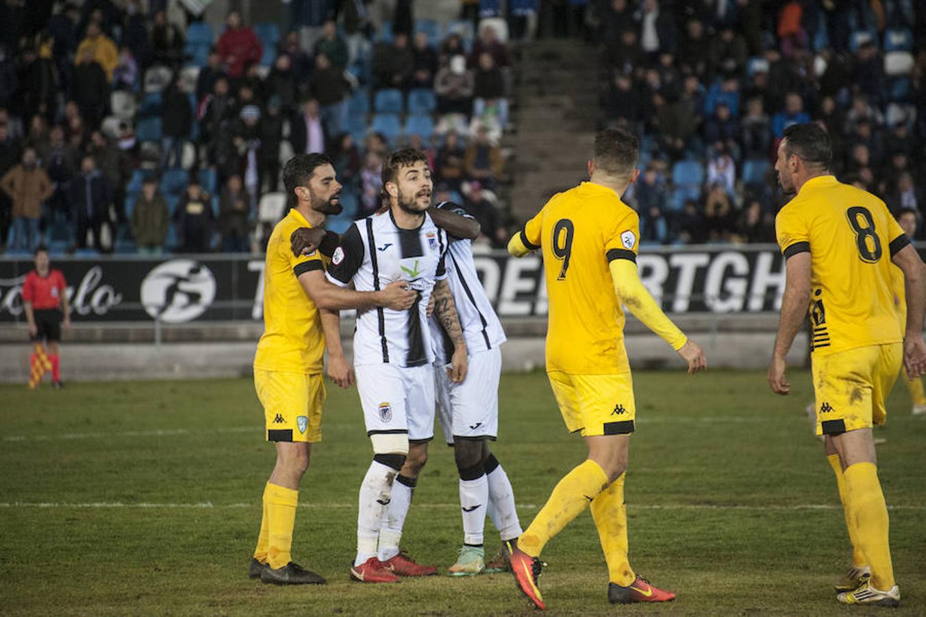 El Badajoz se lleva el derbi ante el Villanovense