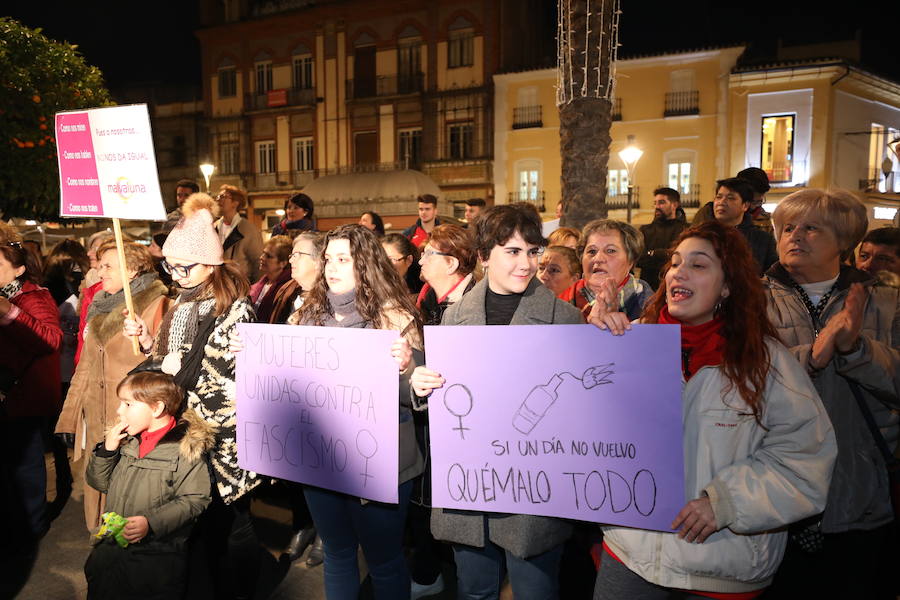 Las mujeres se echan a la calle en Extremadura para proteger sus derechos