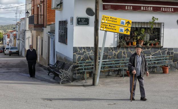 El Defensor del Pueblo pregunta por los planes contra la despoblación en Extremadura y otras CCAA