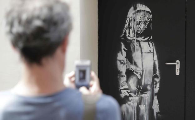 Roban el homenaje de Banksy a las víctimas de Bataclan