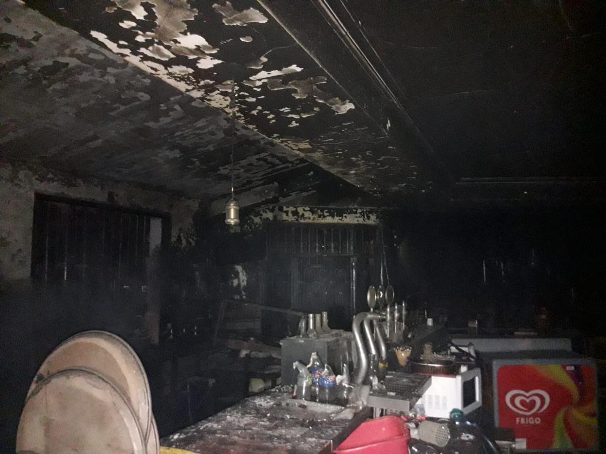 Restaurante calcinado en la Garganta de Cuartos