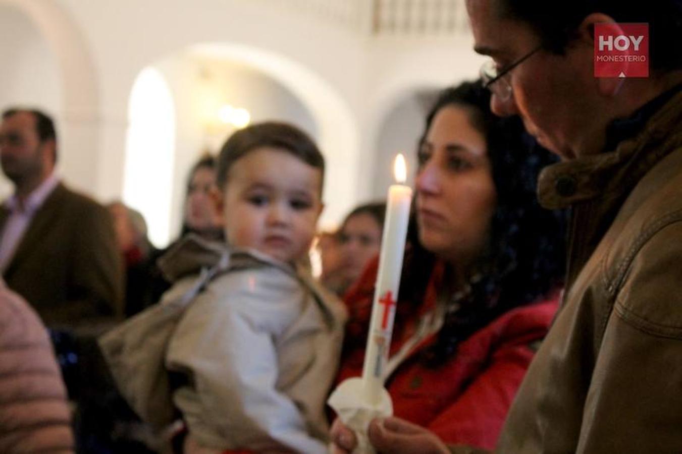 Presentación de niños bautizados en 2018 ante la Virgen de Tentudía