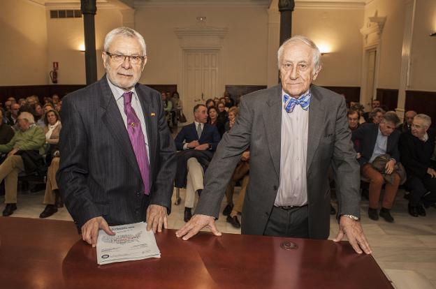 Inocencio Arias aborda en Badajoz la realidad de EE UU