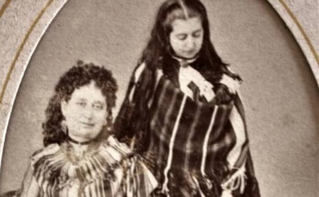 Coronado, con su hija Carolina que murió con 20 años.