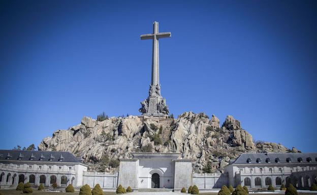 Medio año tras la exhumación de Franco