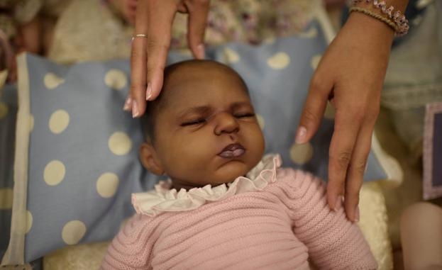 Dos detenidos por estafa en la venta de muñecos 'reborn'