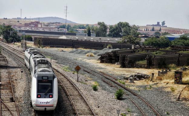 Renfe incorpora otros tres trenes S-599 para el servicio en Extremadura