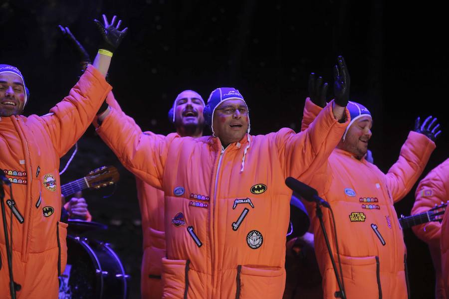 Imágenes de la segunda noche del concurso de agrupaciones del Carnaval Romano