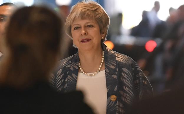 May convoca el último voto del 'brexit' el 12 de marzo