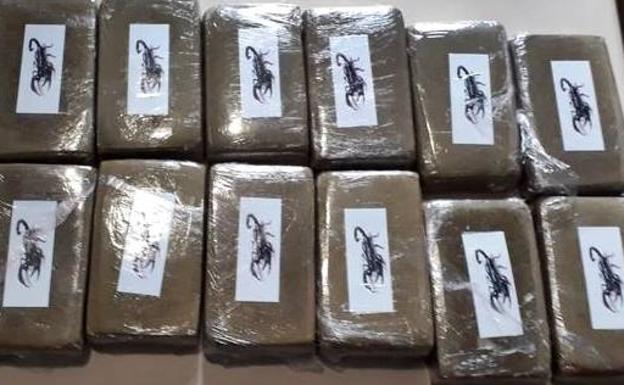 Tres detenidos tras lanzar 1,3 kilos de hachis desde un coche cerca de Puebla de Sancho Pérez
