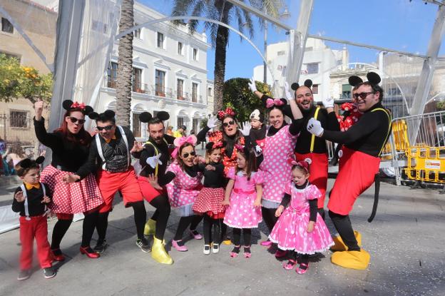 Unicornios y superheroínas llenan las calles de Mérida