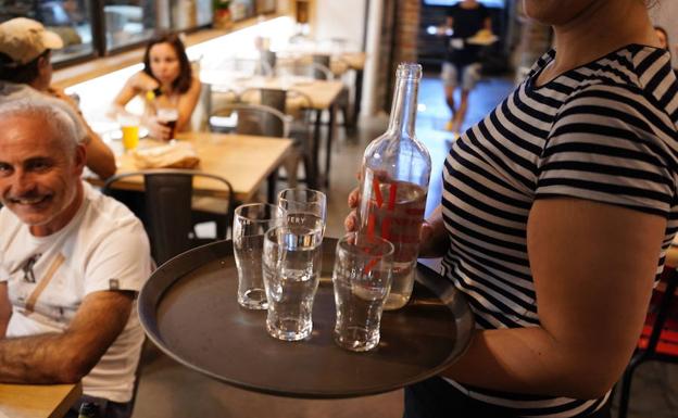 La UE promueve que bares y restaurantes ofrezcan agua del grifo gratis