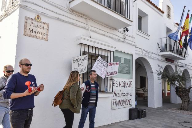 Guadiana y Villafranco vuelven a perder ayudas por no renunciar a los vestigios franquistas