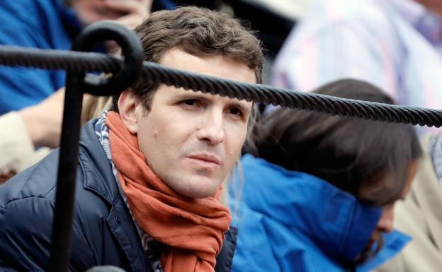 Casado defiende el 155 como respuesta a Torra en la polémica de los lazos amarillos