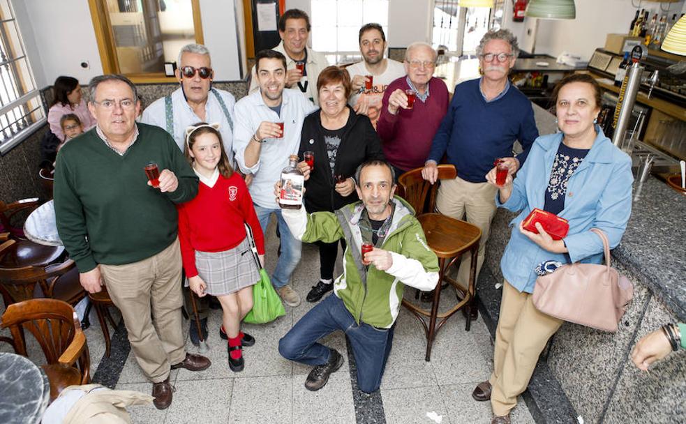 Un brindis al cielo con el pitarra del 'señó' Antonio