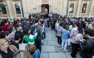 Más de 6.000 aspirantes acuden en Plasencia a los exámenes del centro de Ciudad Jardín