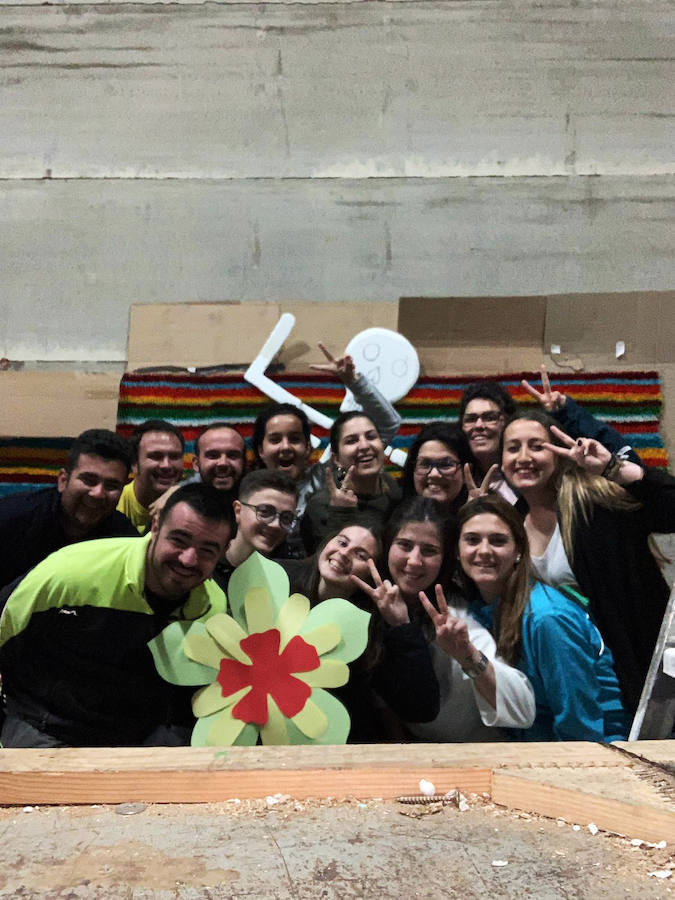 Las carrozas de la romería ya toman forma