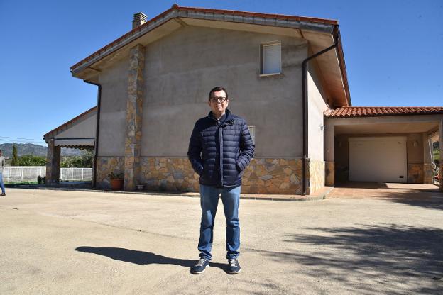 La casa amenazada de derribo en Santa Bárbara sigue en pie