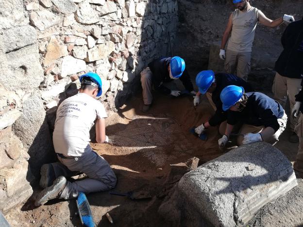 La Huerta de Otero de Mérida esconde una casa, termas, mosaicos y parte de la muralla