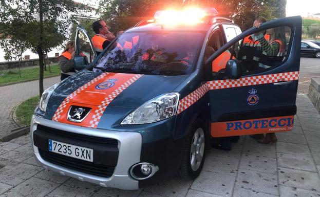 PROTECCIÓN CIVIL DE FREGENAL YA CUENTA CON VEHÍCULO OFICIAL