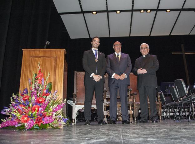 López Iglesias abre la Semana Santa de Badajoz