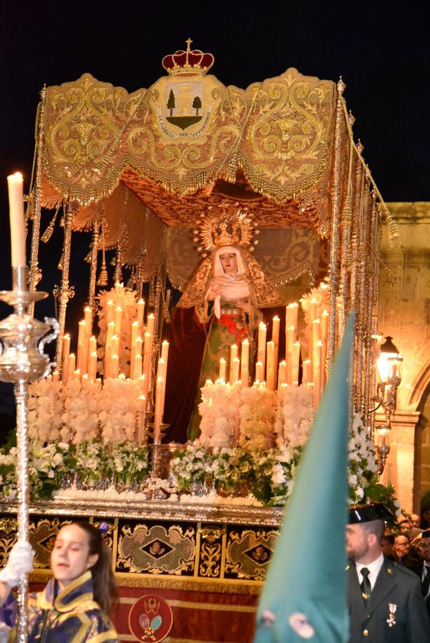 Aplausos y devoción acompañan a Jesús y la Virgen en Plasencia