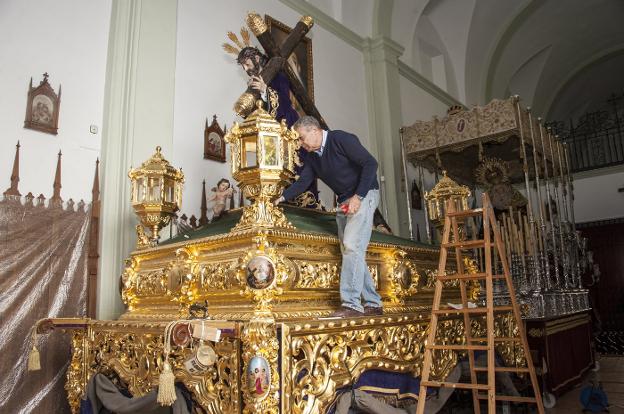 Hoy es martes de devoción: salen la Espina y la Angustia