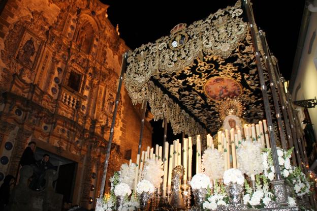 La Semana Santa jerezana vive sus horas más intensas