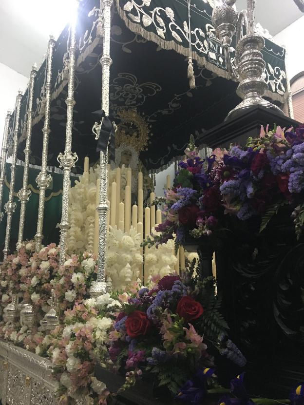 La lluvia marca la procesión de Los Estudiantes en Almendralejo