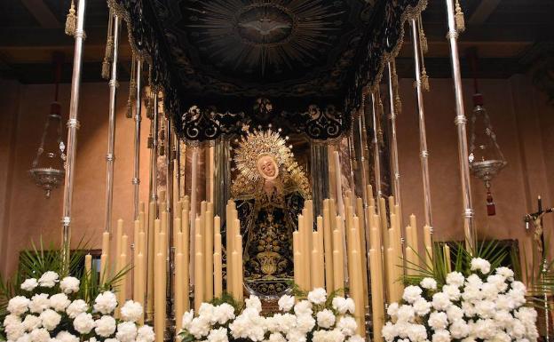 La procesión de la Soledad se da la vuelta y la Sentencia y la Vera Cruz se quedan en casa